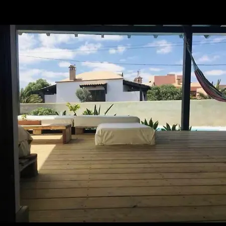 Ballena فيلة لاجاريس